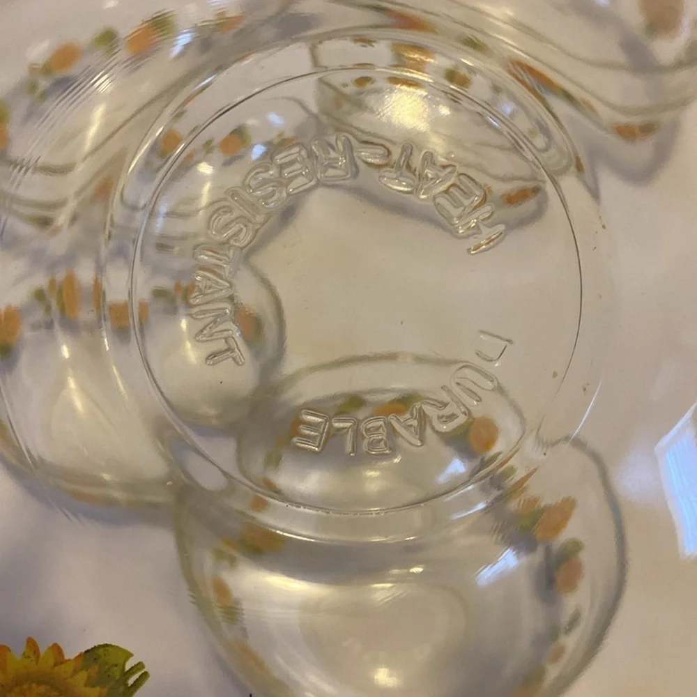 Five Imperial Glass Flower Dute Sunflower Themed Nesting Bowls